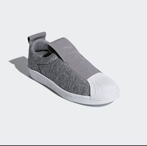 EUC Adidas runners size 6